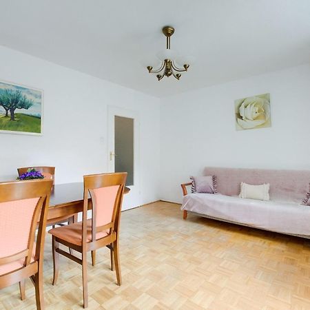 Spacious Apartment In Green Location Warsaw Exterior photo